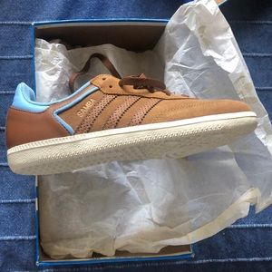 Vintage brand new Adidas Samba Men/Boys size 4.5 Women 6
